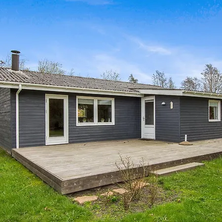 Three-bedroom Holiday In * Hals